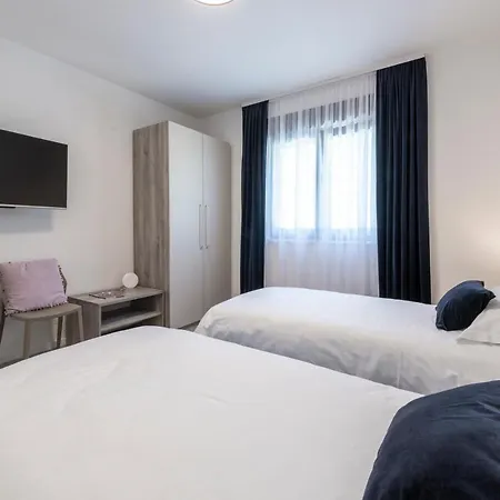 Apartment Mint *